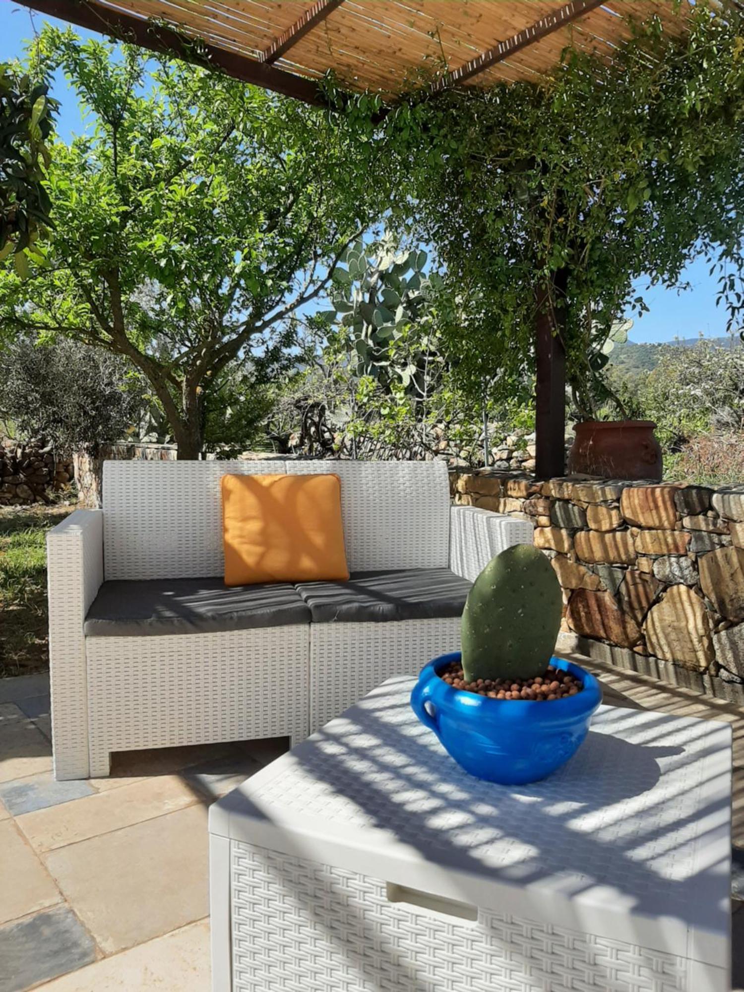 Casale Diletta Bed & Breakfast Castiadas Exterior photo