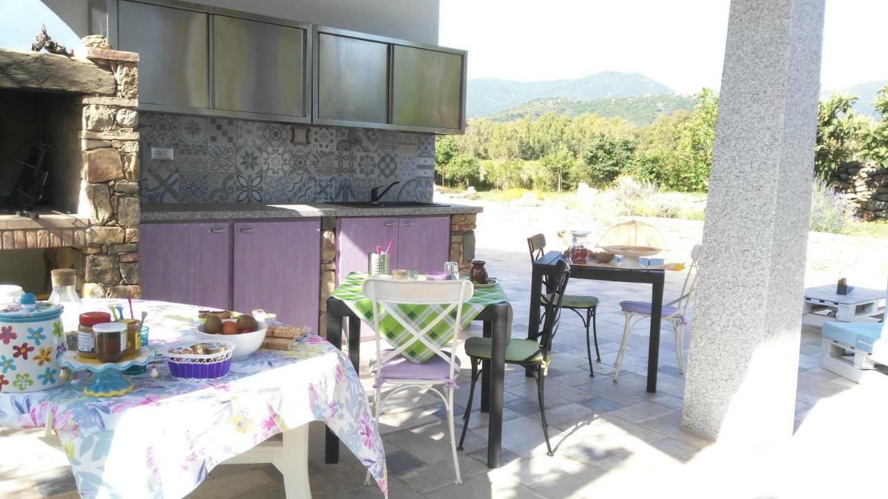 Casale Diletta Bed & Breakfast Castiadas Exterior photo