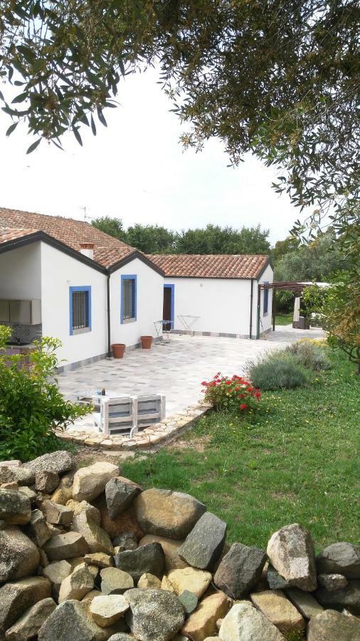 Casale Diletta Bed & Breakfast Castiadas Exterior photo